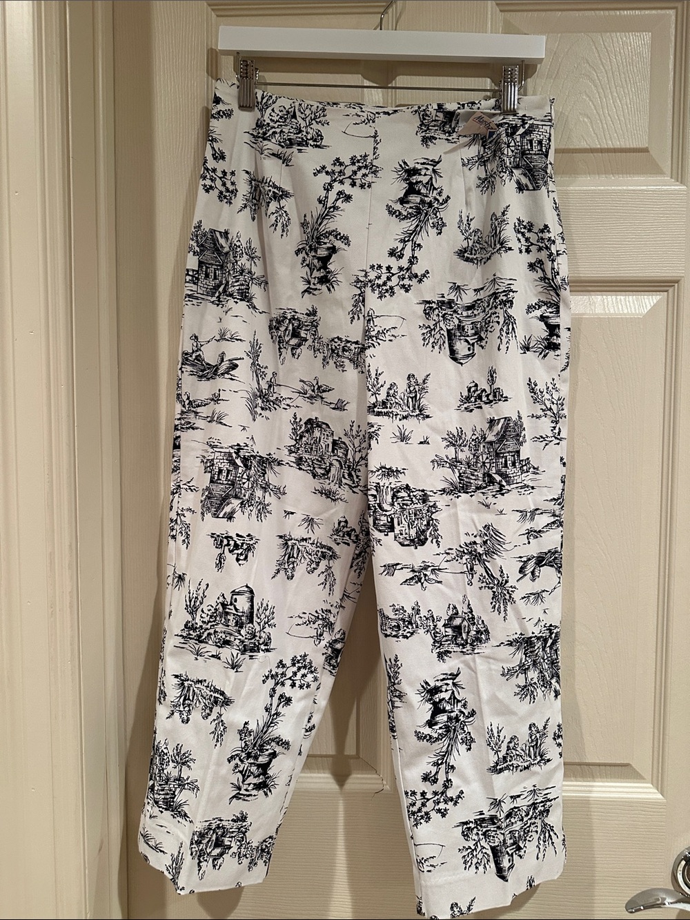 Briggs NY- NWT Casual Pants